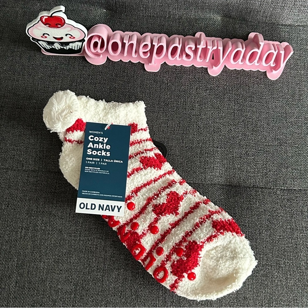 Old Navy Cozy Fuzzy Heart + Striped Grip Ankle Socks with Pom Poms, White, Red